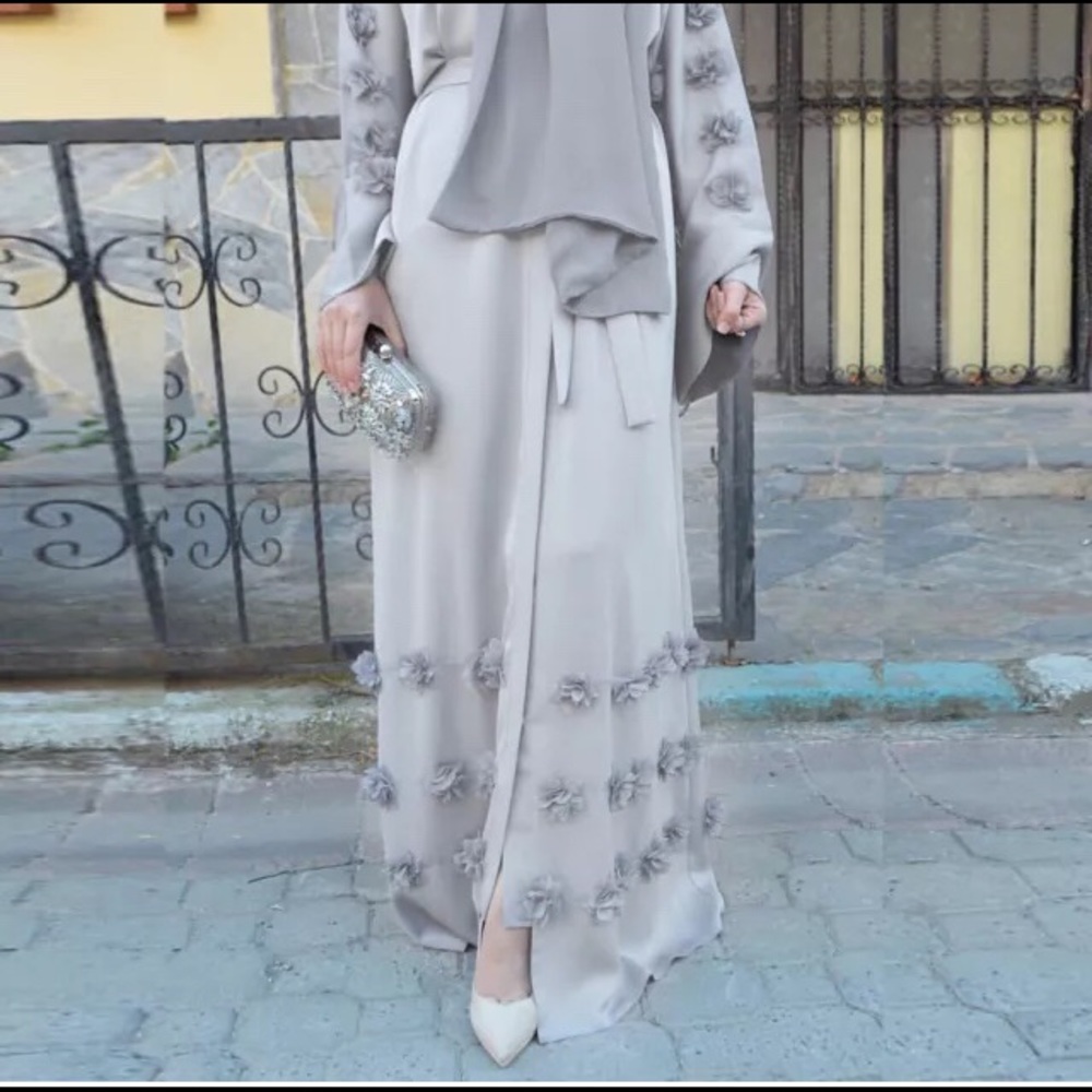 Lilac 3D abaya robe